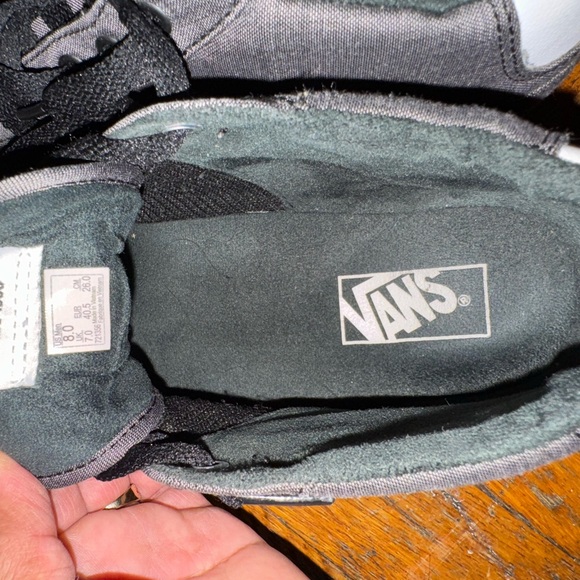 Vans - Picture 6 of 6